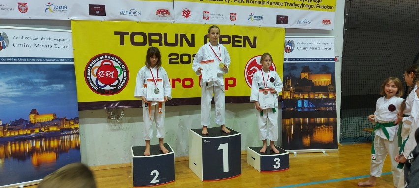Sukcesy Klubu Karate Inochi Gniezno. Z zawodów wrócili z 15 medalami!