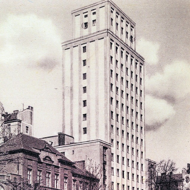 Budynek Prudentiala był najwyższym budynkiem w Warszawie. Na zdj. wieżowiec kilka miesięcy przed wybuchem II wojny światowej