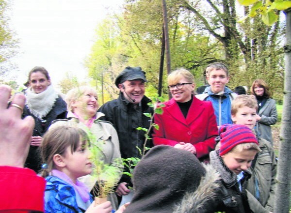 Prezes  Gabriela Lenartowicz mówiła, że dzięki akcji wiele osób uczy się działania na rzecz mądrego partnerstwa ludzi z naturą