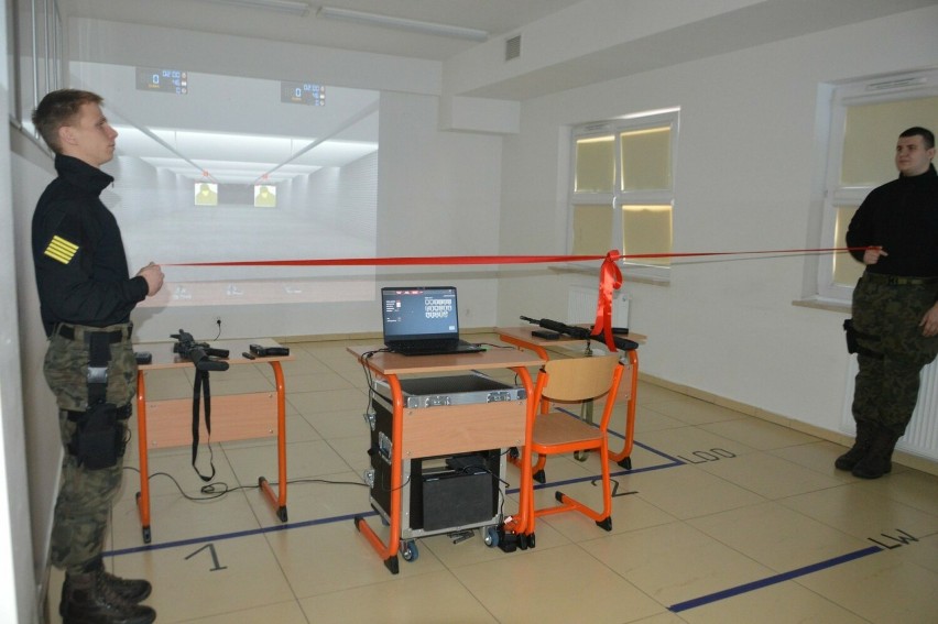 Strzelnica wirtualna otwarta w koneckiej szkole Zakładu Doskonalenia Zawodowego. Padły pierwsze laserowe strzały