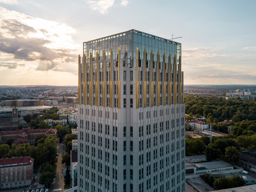 Kraków. Powstaje piętro pokazowe w wieżowcu Unity Tower. A co z tarasem widokowym? [ZDJĘCIA, WIZUALIZACJE]