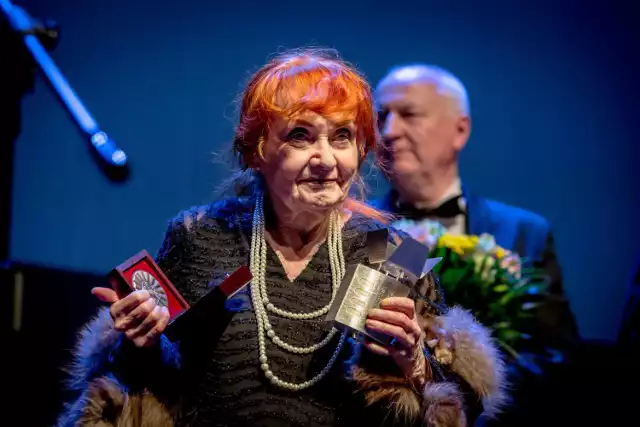 Barbara Krafftówna otrzymała na tegorocznym, ósmym już z kolei Festiwalu Aktorstwa Filmowego  nagrodę Platynowego Szczeniaka za wybitne osiągnięcia w aktorstwie filmowym oraz medal prezydenta Wrocławia „Merito de Wratislavia - Zasłużony dla Wrocławia”