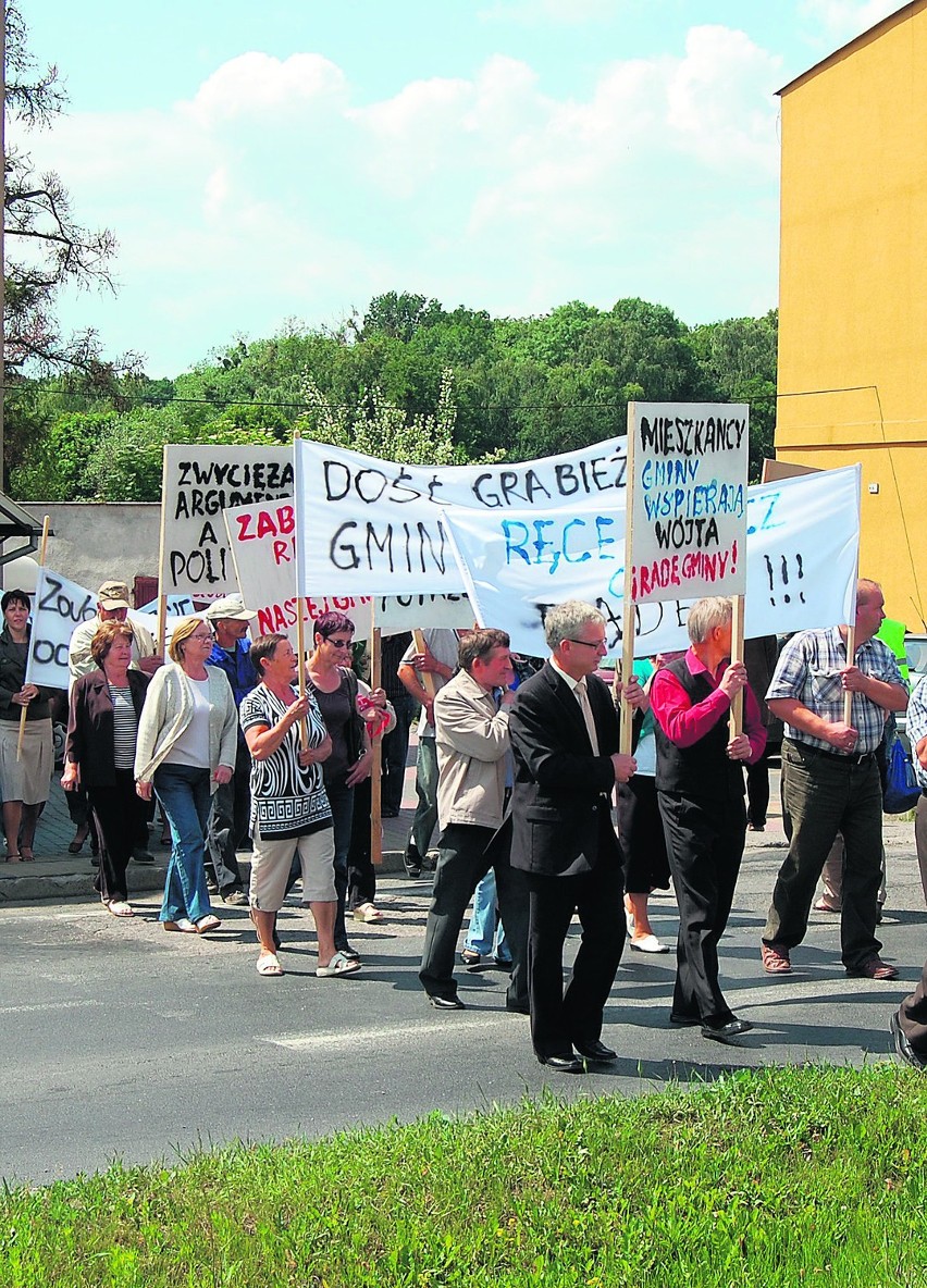 W 2011 roku, w ramach protestu przeciwko przyłączeniu Bądek...