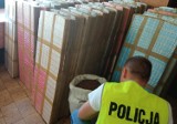 Nielegalne papierosy w dostawczym renault. 61-latek zatrzymany przez policjantów z Włocławka