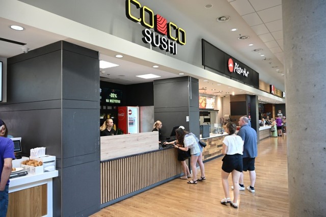 W piątek, 22 lipca, w południe w Galerii Korona w Kielcach ruszyła nowa restauracja. To CO CO Sushi, która, jak sama nazwa wskazuje, oferuje sushi. Więcej na kolejnych zdjęciach.
