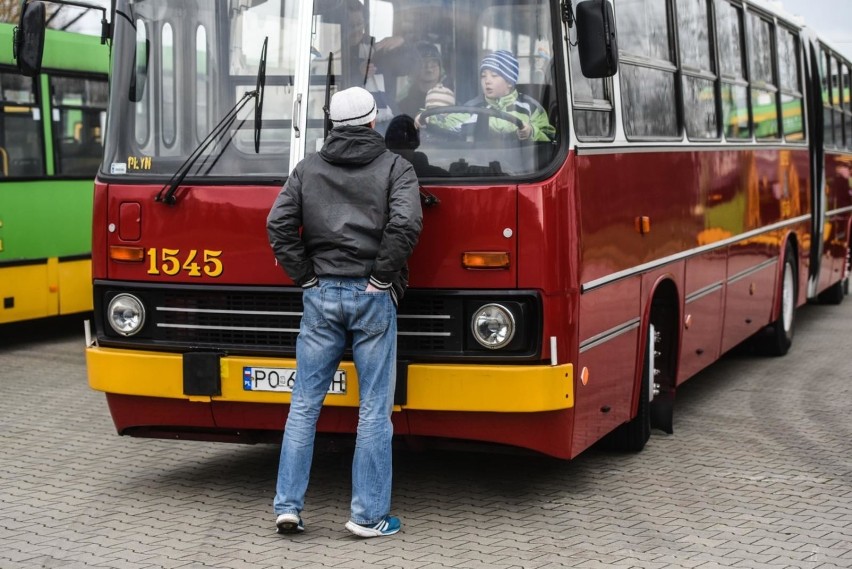 Na trasy turystyczne wyjadą zabytkowe autobusy i tramwaje z...