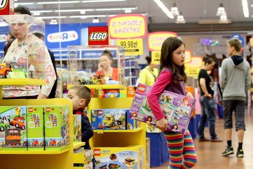 Toys&amp;quot;R&amp;quot;Us - nowy, wielki sklep z zabawkami w Auchan Bielany (ZDJĘCIA)