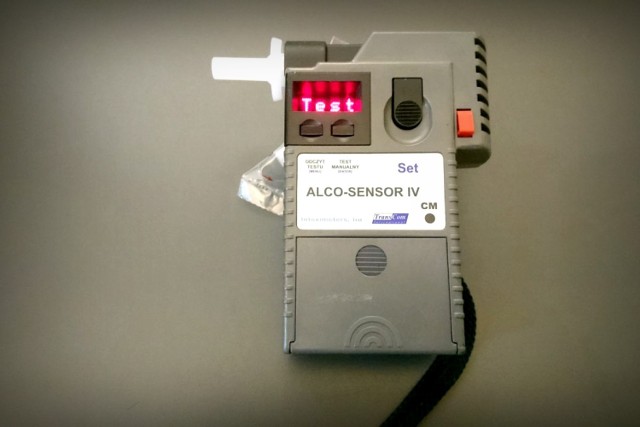 W urządzeniu Alcoblow zaświeciła się czerwona lampka informująca, że badany jest pod wpływem alkoholu