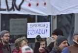 Protest KOD-u we Wrocławiu. Zobaczcie zdjęcia [GALERIA]