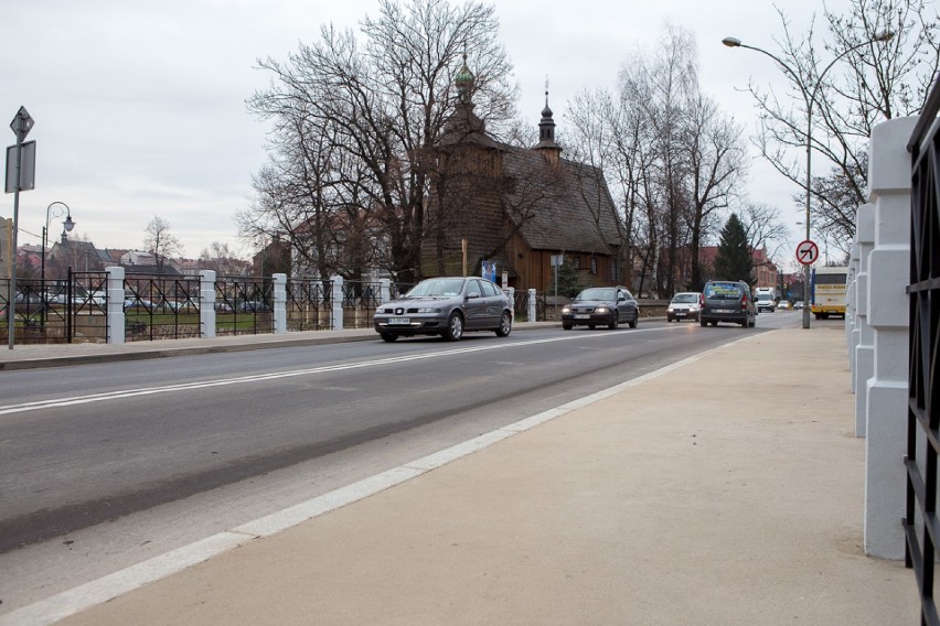 Tarnów. Most na ul. Narutowicza już przejezdny [ZDJĘCIA]