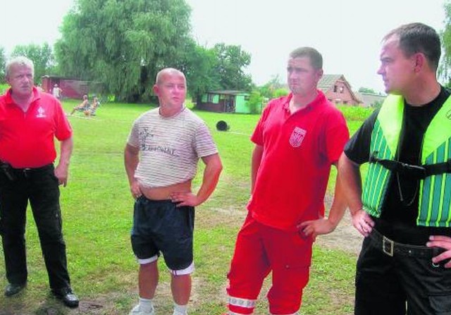 Ekipa płetwonurków robiła wszystko, aby jak najszybciej skrócić gehennę najbliższej  rodziny chłopca