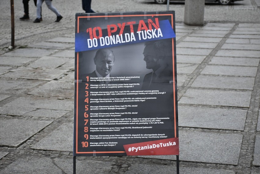 Przedstawiciele PiS skierowali 10 pytań do Donalda Tuska podczas konferencji w Chełmie