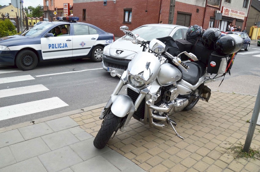 Wypadek w Brześciu Kujawskim. Zderzenie motocykla z samochodem osobowym [wideo]