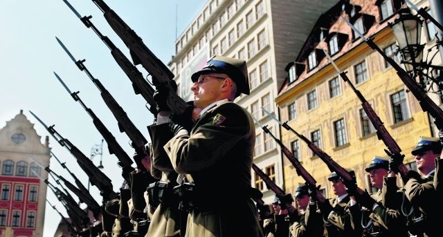 Wrocławscy żołnierze w Rynku. Czy w przyszłym roku znowu się tu pojawią?