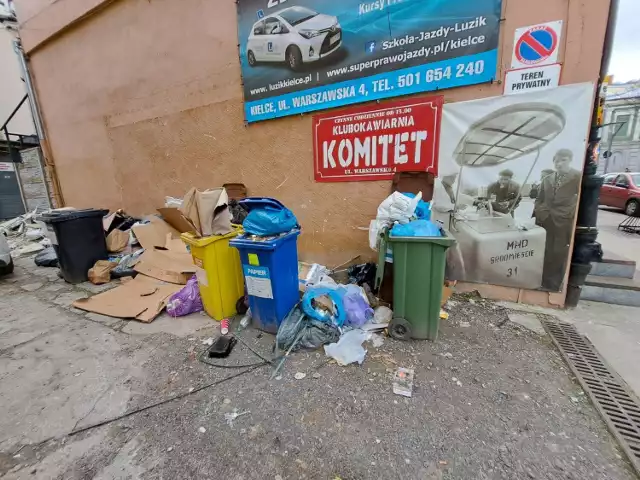 Sterta odpadów leży od wielu miesięcy przy ulicy Warszawskiej 4. Śmieci są rozwiewane po  ulicy aż po siedzibę Instytutu Pamięci Narodowej.

Zobacz kolejne zdjęcia