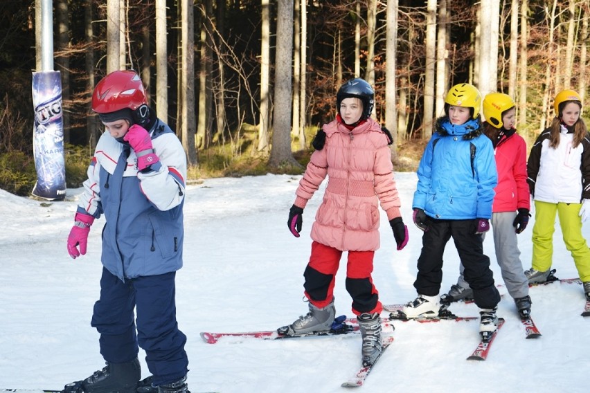 Międzybórz: Szukali zimy w Karpaczu, dzieci i młodzież na zimowisku