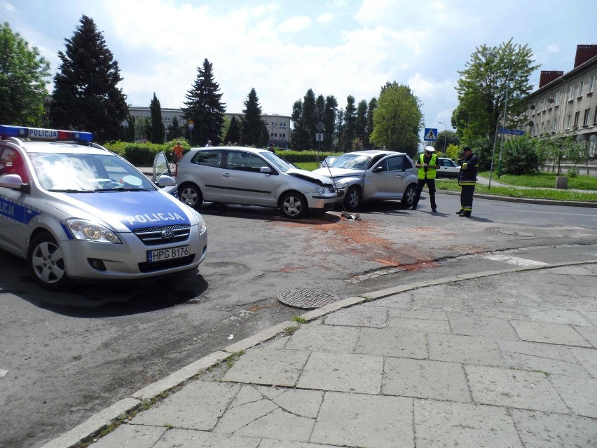 Wypadek Oświęcim: zderzenie dwóch osobówek [ZDJĘCIA]