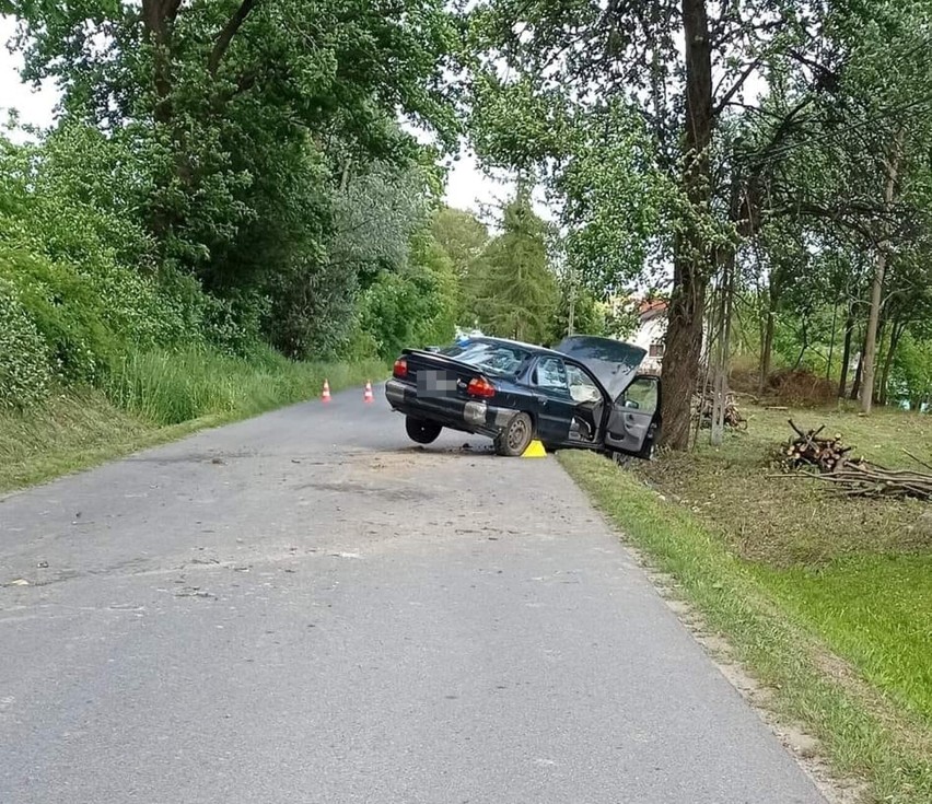 Bączal Górny. Osobówka w rowie, dwie osoby z obrażeniami [ZDJĘCIA]