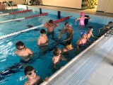 Mają bezpłatne lekcje pływania w ramach rządowego programu „Umiem pływać” [ZDJĘCIA]
