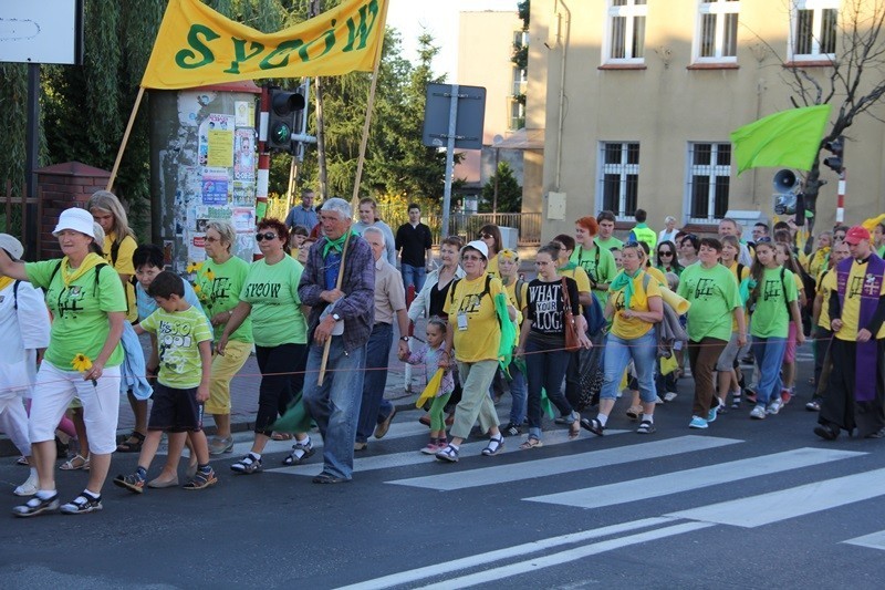 Sycowska Piesza Pielgrzymka na Jasną Górę. Zdjęcia z z 2013 roku