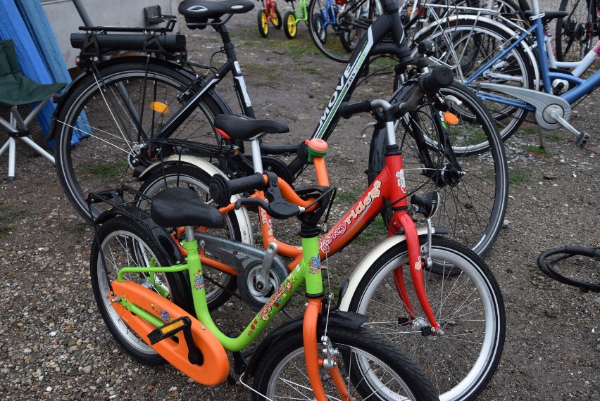 Duży wybór rowerów na giełdzie samochodowej na Załężu w Rzeszowie 