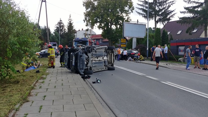 Wypadek na Zawiłej w Krakowie. Są poszkodowani [ZDJĘCIA]