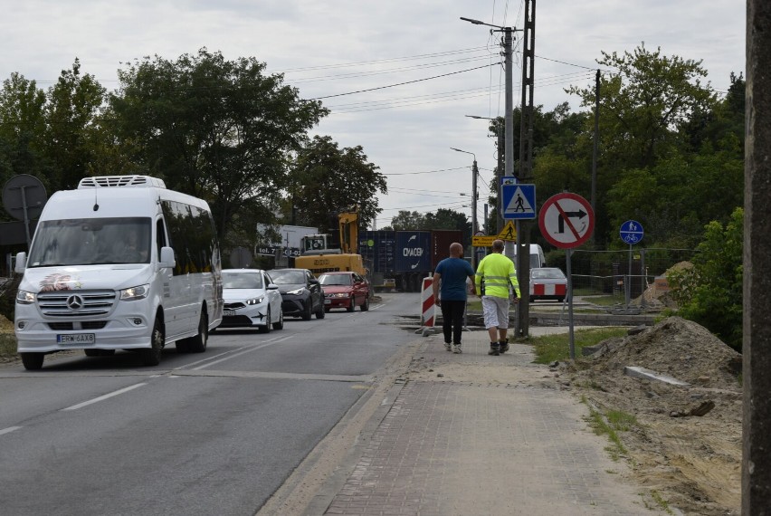 Utrudnienia w ruchu na ulicy Skłodowskiej w Skierniewicach