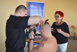 Więźniowie z Aresztu Śledczego w Piotrkowie szkolą się na fryzjerów