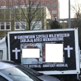 Furgonetka "Stop aborcji!" stanęła przed szpitalem. Dlaczego?