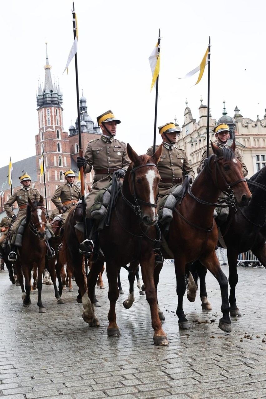 Rewia i defilada kawalerii w Krakowie