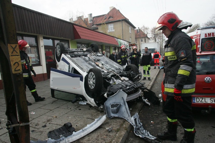 Wypadek na ulicy Lotniczej w Legnicy