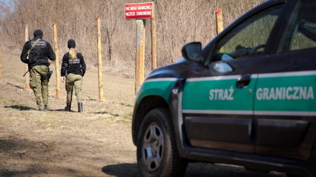 Funkcjonariusze BiOSG chronią najtrudniejszy w Polsce odcinek granicy państwowej.