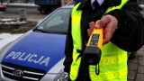 Policjant jadąc na służbę ujął kompletnie pijaną kierującą w Opocznie. Na alkomacie zabrakło skali