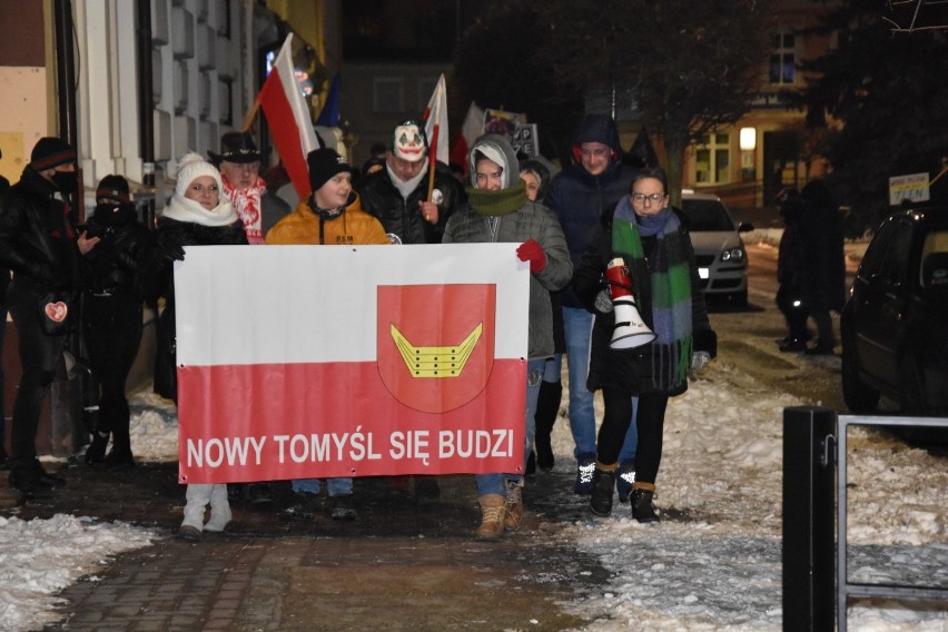 Nowy Tomyśl. Protestujący wyszli na ulice. Tym razem zjednoczyli się przeciwko partii rządzącej