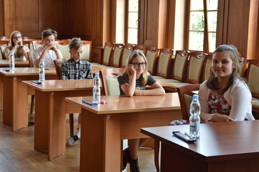 Malbork. Młodzież dużo wie o zamkach gotyckich. Dominika i Konrad w finale konkursu