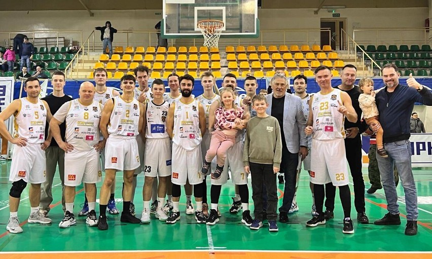 Kolejne zwycięstwo koszykarzy Basketu Piła – Powiat Pilski. Nasz zespół pokonał MKS Września