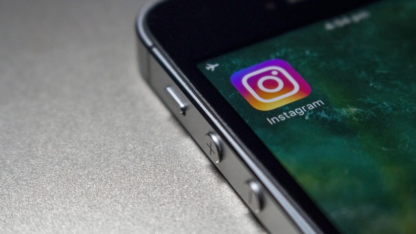 Instagram to aplikacja społecznościowa, która cieszy się...