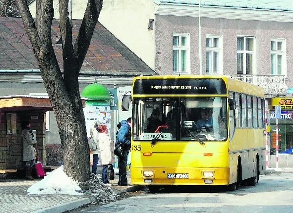 Z rozkładu jazdy MZK zniknęła większość kursów sobotnio-niedzielnych oraz wykonywanych w dni świąteczne. Cięcia tłumaczono zbyt niską frekwencją pasażerów. Musimy się liczyć z kolejnymi