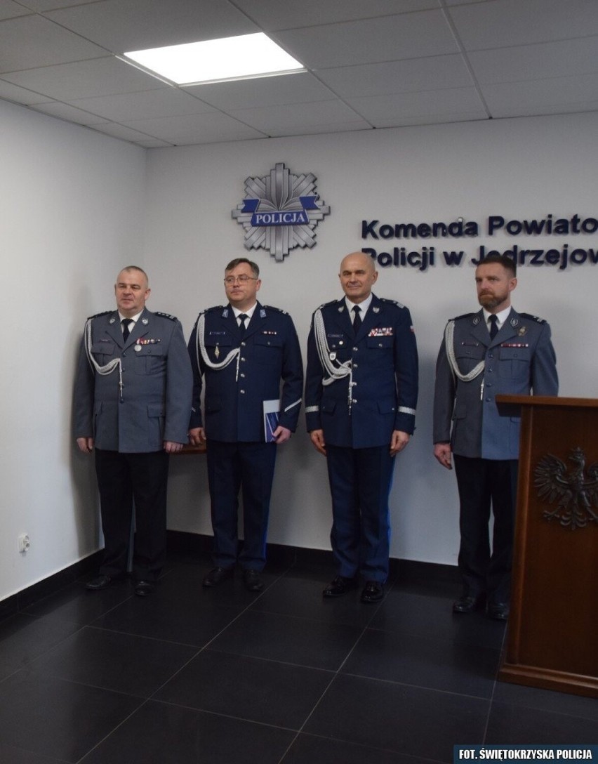 Zmiana na stanowisku komendanta policji w Jędrzejowie. Zobacz zdjęcia z uroczystości
