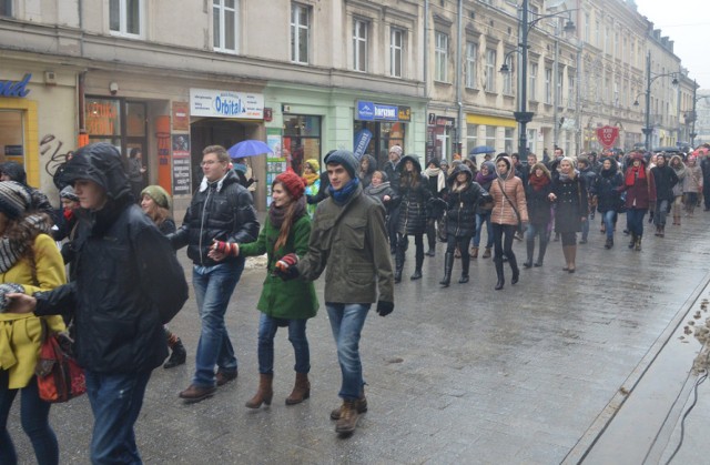 Polonez maturzystów na Piotrkowskiej