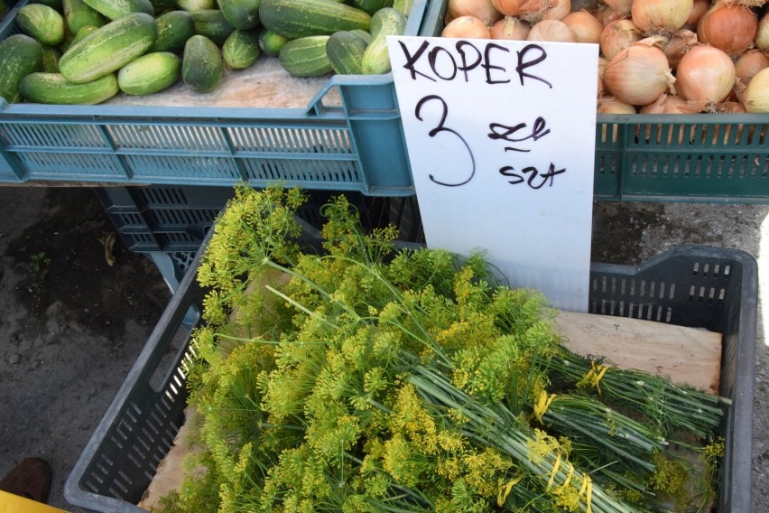 Takie są ceny owoców i warzyw na kieleckich bazarach w piątek 7 lipca. Ile kosztowały jabłka, maliny, czereśnie, ziemniaki i inne? Sprawdź