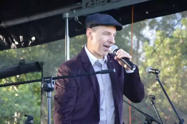 Podczas pikniku pod sanktuarium w Skarżysku - Kamiennej zaśpiewał Darek Bernatek.
