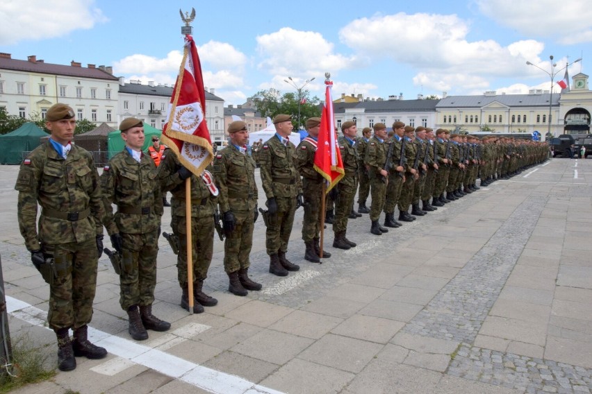 Święto świętokrzyskich terytorialsów w Kielcach. Było ślubowanie i piknik dla całych rodzin. Zobacz zdjęcia