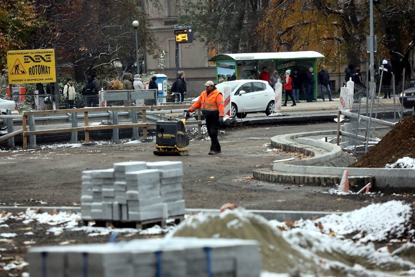 Przewidywany termin zakończenia prac to koniec września 2023 roku.