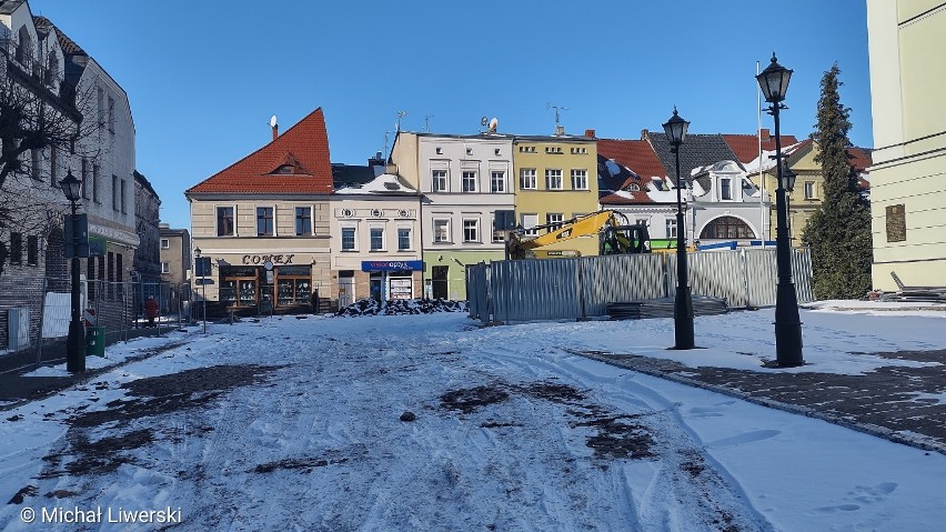 Kościan. Atak zimy przerwał prace na Rynku i ul. Wrocławskiej