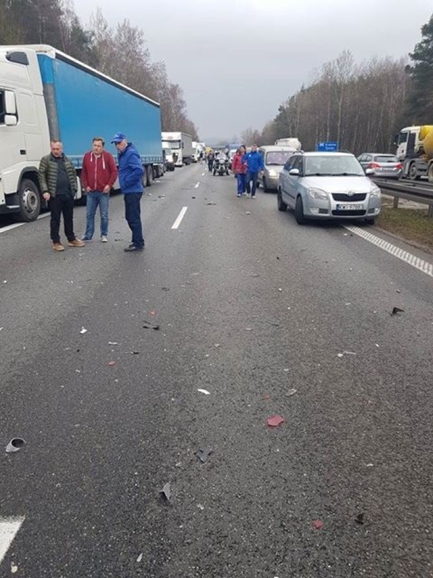 Wypadek na A4. Duże utrudnienia w okolicy węzła Skawina [KRÓTKO]