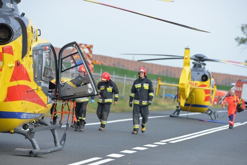 Tragiczny wypadek autokaru na drodze Włocławek - Ciechocinek. 2 osoby nie żyją, 29 rannych [zdjęcia]