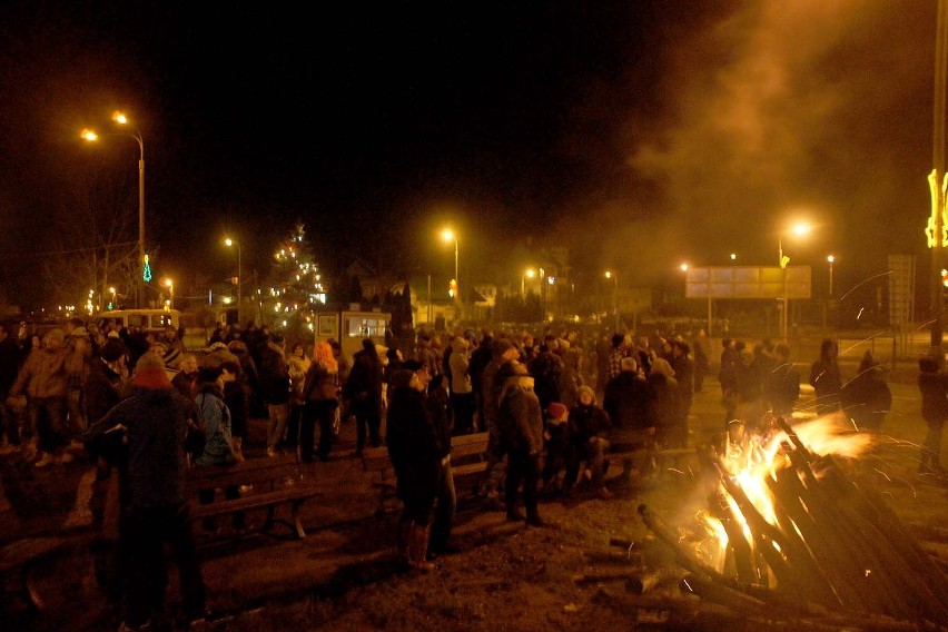 Zobacz jak Nowy Rok przywitali w plenerze mieszkańcy Krynicy Morskiej