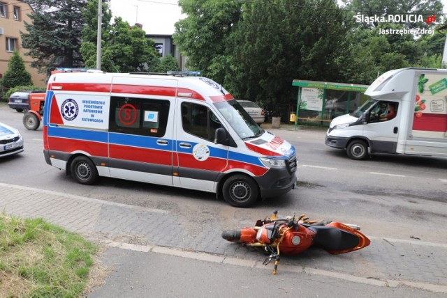 32-letni motocyklista po wypadku trafił do szpitala.