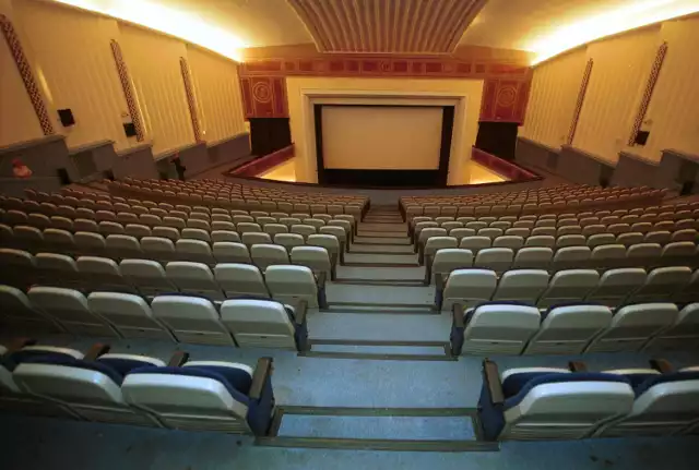 Neptun to największe kino w Polsce. Ma ponad 8 tys. mkw. powierzchni i salę kinową na 1200 miejsc. To największa taka sala w Trójmieście.